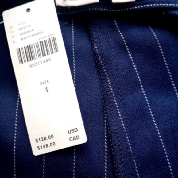 New Anthropologie Navy Blue Wide Leg Culottes or Bermuda shorts cropped pants - Picture 4 of 6